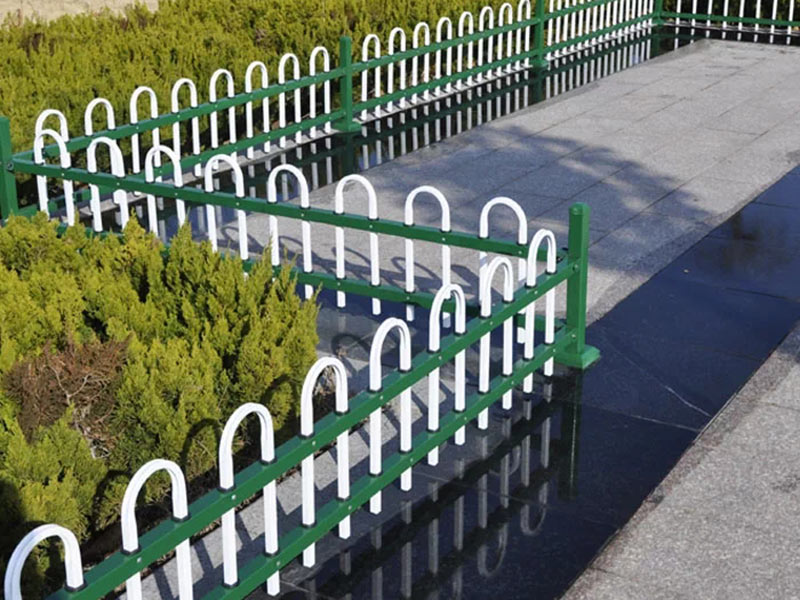 鋅鋼陽臺(tái)護(hù)欄具有以下特色